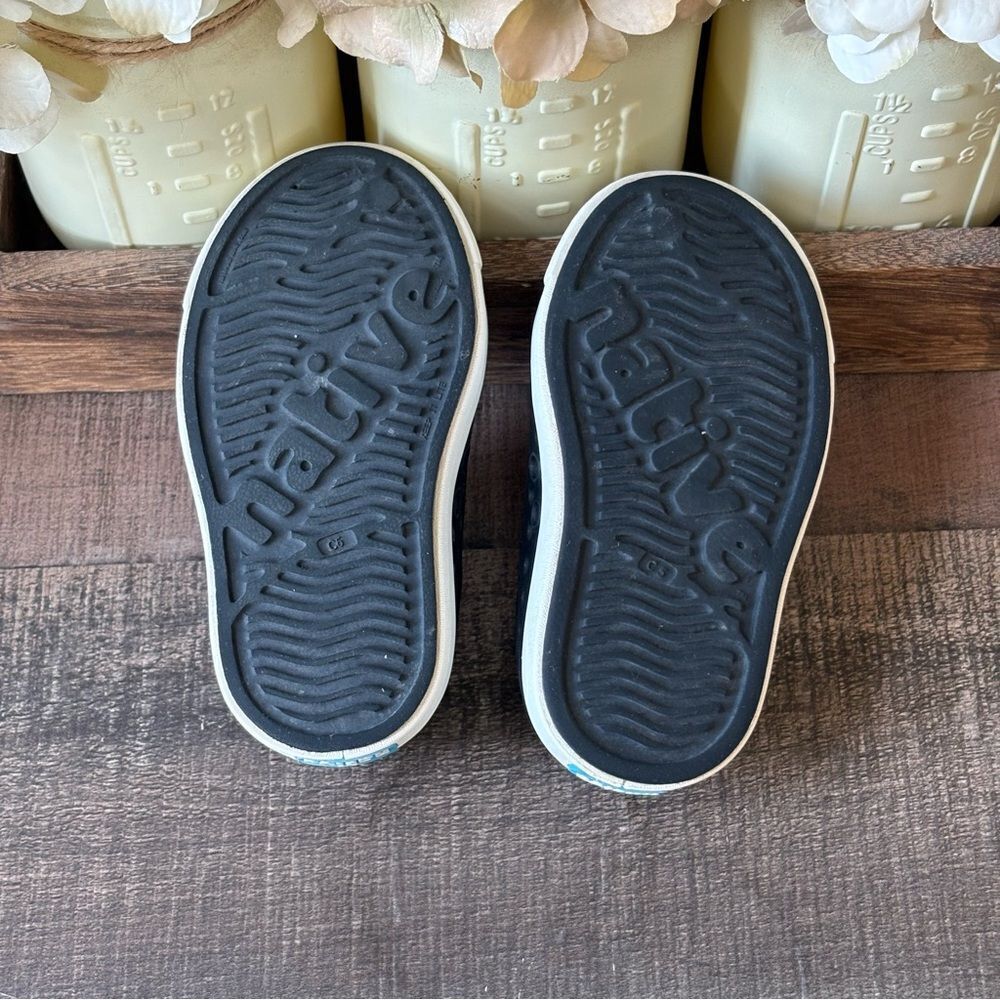 Native Shoes - Picture 7 of 8